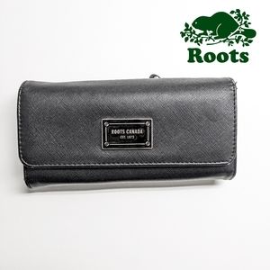 2/35 🌸 Roots Black leather wallet
